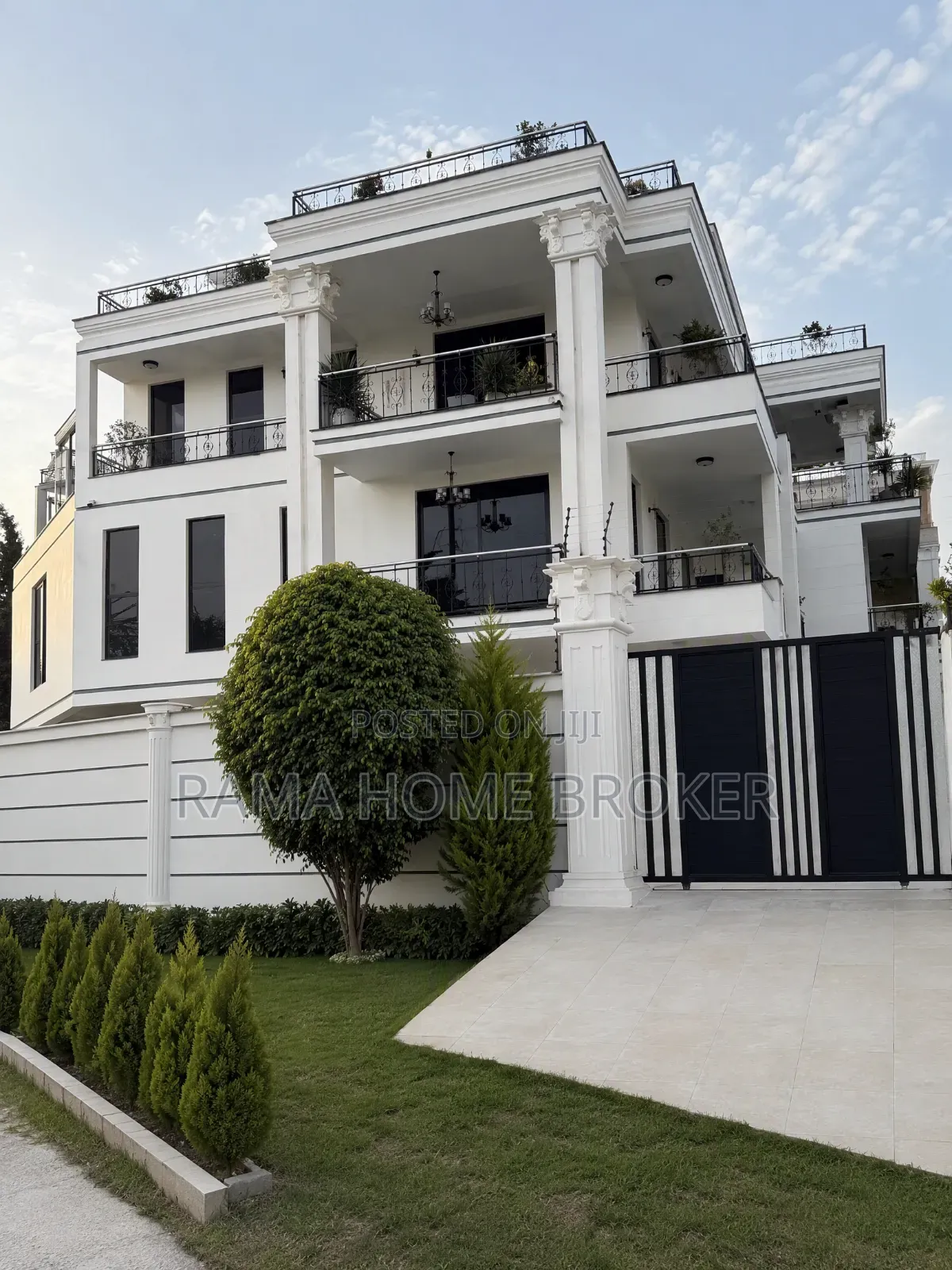 Furnished 10bdrm Villa in የከተማችን ግዙፍ ቤት ኮምፓወንድ, Yeka for sale