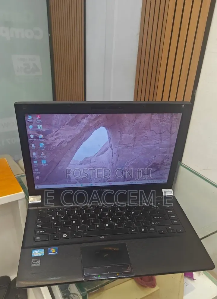 Laptop Toshiba 4GB Intel Core i5 HDD 500GB