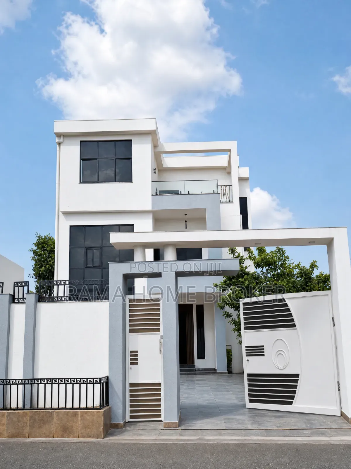 Furnished 7bdrm Villa in መሀል ወሰን ሂልሰይድ ላይ አዲስ, Yeka for sale
