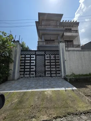 Furnished 9bdrm Villa in መሀል ወሰን ላይ ርካሽ ቤት, Yeka for sale