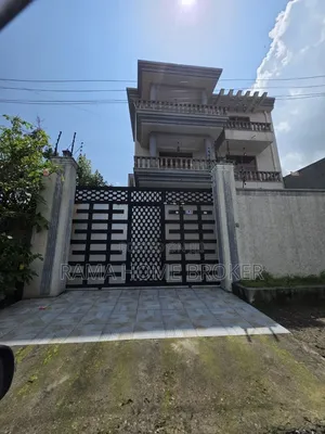 Furnished 9bdrm Villa in መሀል ወሰን ላይ ርካሽ ቤት, Yeka for sale