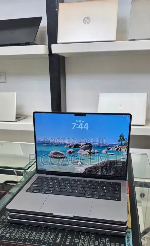 New Laptop Apple MacBook 16GB SSD 512GB