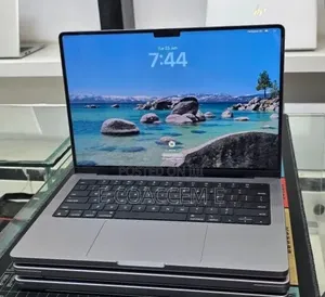 New Laptop Apple MacBook 16GB SSD 512GB