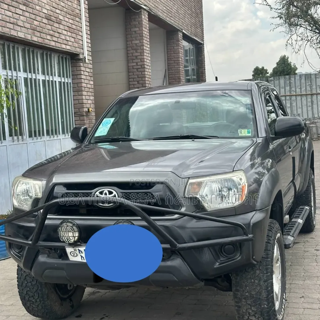 Toyota Tacoma 2014 Gray