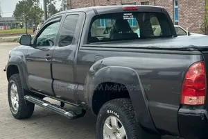 Toyota Tacoma 2014 Gray