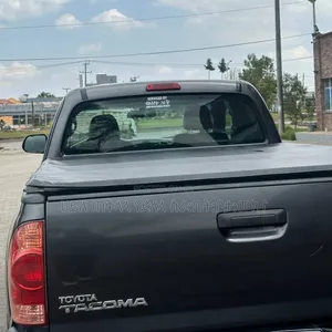 Toyota Tacoma 2014 Gray