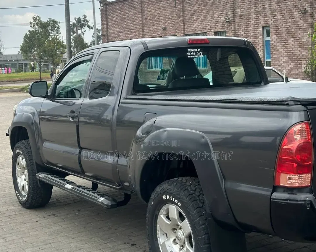 Toyota Tacoma 2014 Gray