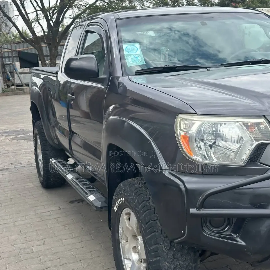 Toyota Tacoma 2014 Gray