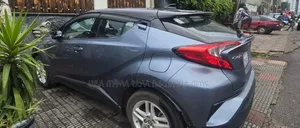 Toyota C-HR 2023 Blue