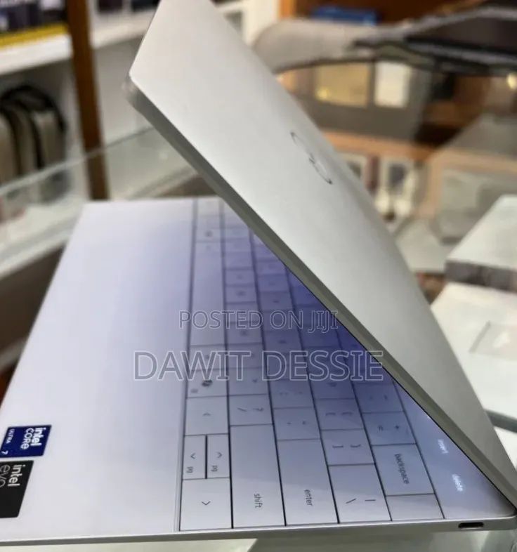 New Laptop Dell XPS 13 16GB Intel Core Ultra 7 SSD 512GB
