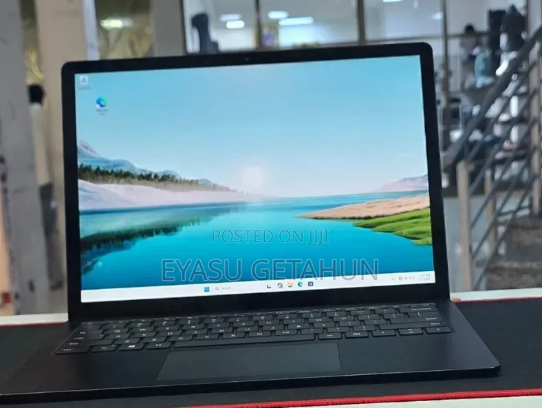New Laptop Microsoft Surface Laptop 3 8GB Intel Core i5 SSD 256GB