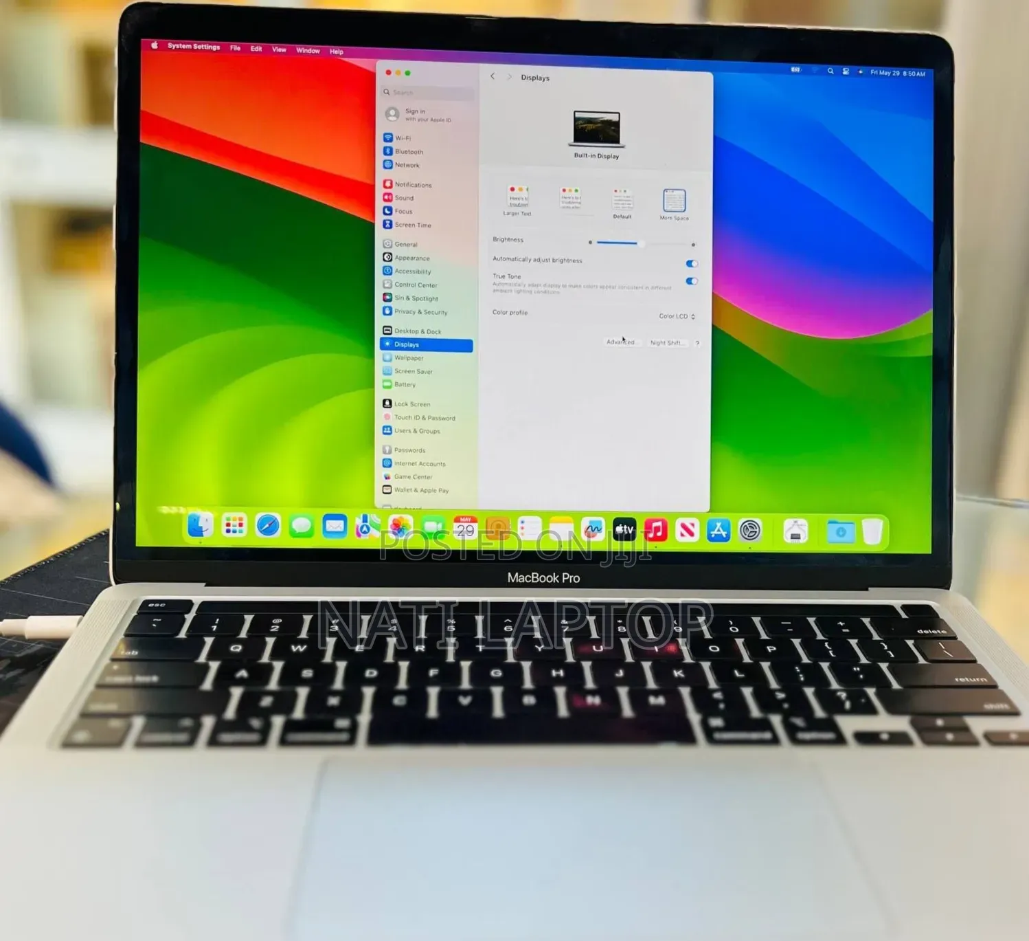 New Laptop Apple MacBook Pro 2020 M1 16GB Apple M1 Pro SSD 256GB