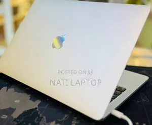New Laptop Apple MacBook Pro 2020 M1 16GB Apple M1 Pro SSD 256GB