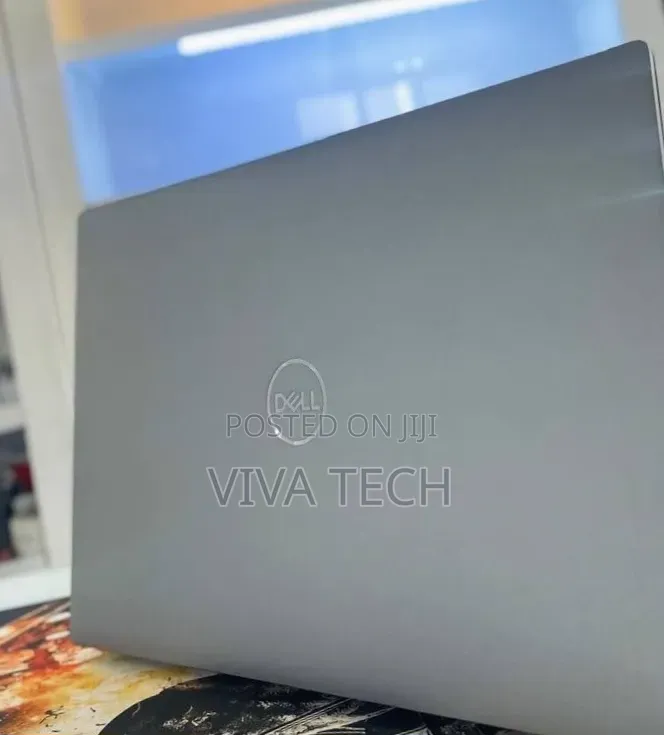 New Laptop Dell Precision 15 3520 16GB Intel Core i7 SSD 512GB