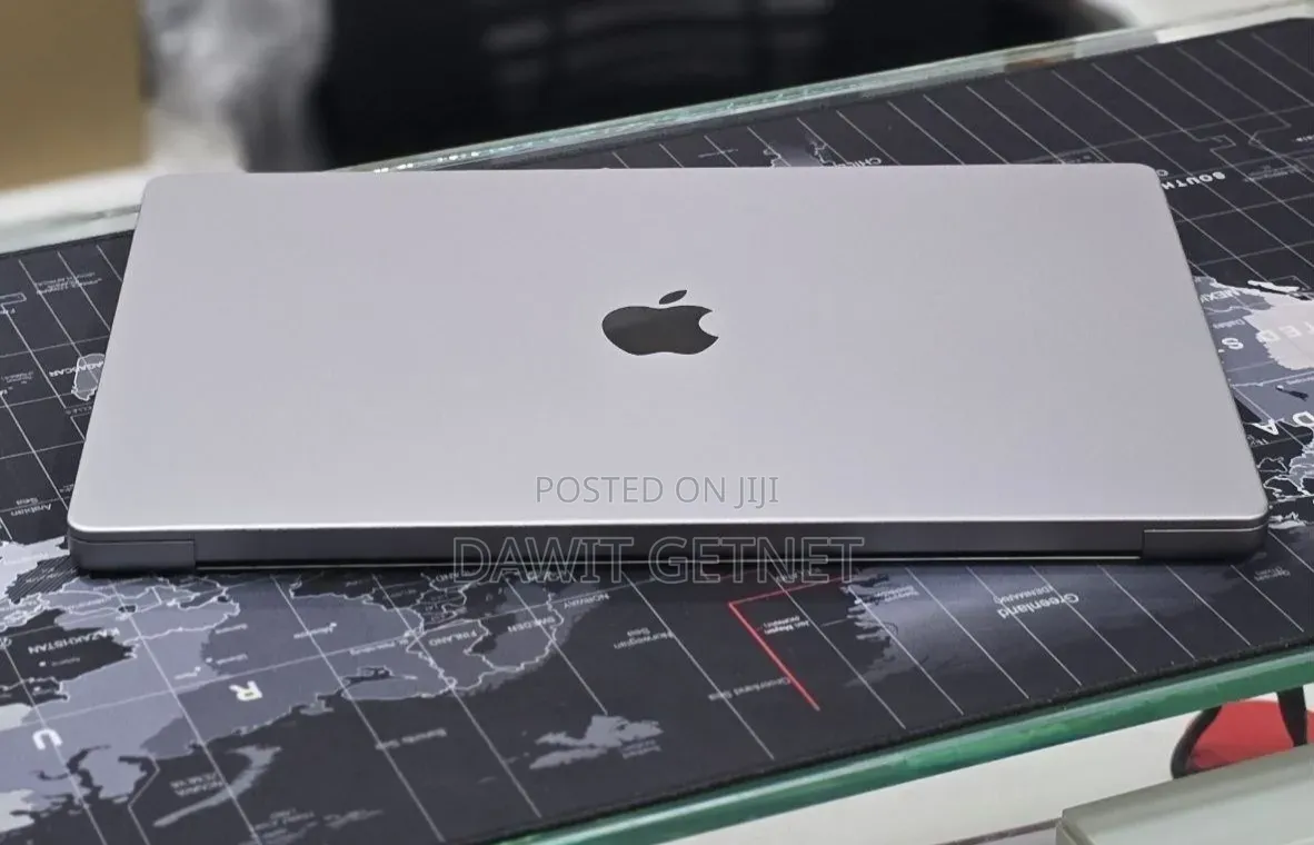 New Laptop Apple MacBook Pro 2022 M2 16GB Apple M2 SSD 512GB