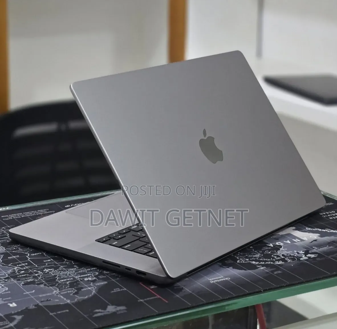 New Laptop Apple MacBook Pro 2022 M2 16GB Apple M2 SSD 512GB