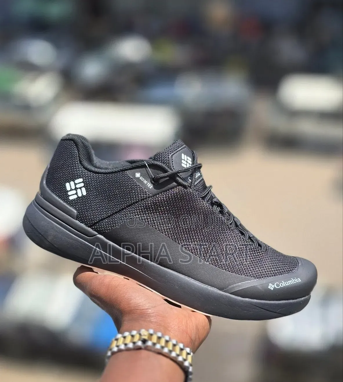 Colombia Water Proof Sneakers for Hiking Shoes Made in Vietnam