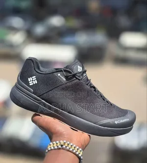 Colombia Water Proof Sneakers for Hiking Shoes Made in Vietnam