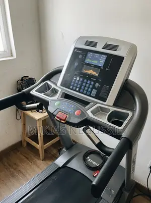 Treadmill Machine (Spirit Fitness - Made in USA)