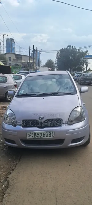 Toyota Vitz 2004 Ivory