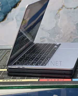 New Laptop Apple MacBook Air 2025 M4 16GB Apple M4 SSD 256GB