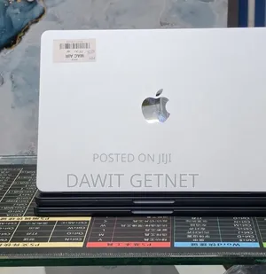 New Laptop Apple MacBook Air 2025 M4 16GB Apple M4 SSD 256GB
