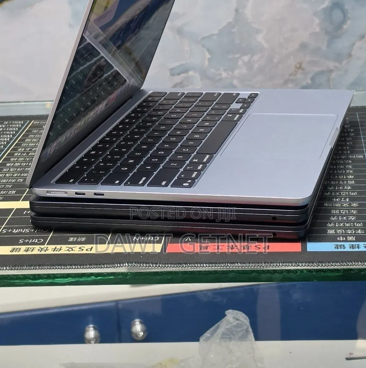 New Laptop Apple MacBook Air 2025 M4 16GB Apple M4 SSD 256GB