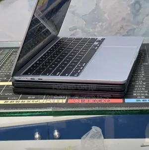 New Laptop Apple MacBook Air 2025 M4 16GB Apple M4 SSD 256GB