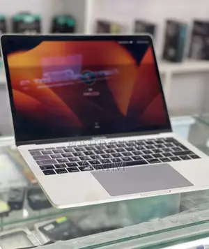 Laptop Apple MacBook Pro 2017 8GB Intel Core i7 SSD 256GB