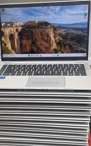 New Laptop HP EliteBook 840 G8 16GB Intel Core i7 SSD 512GB