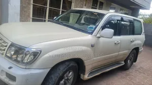 Toyota Land Cruiser 100 4.2 2006 White