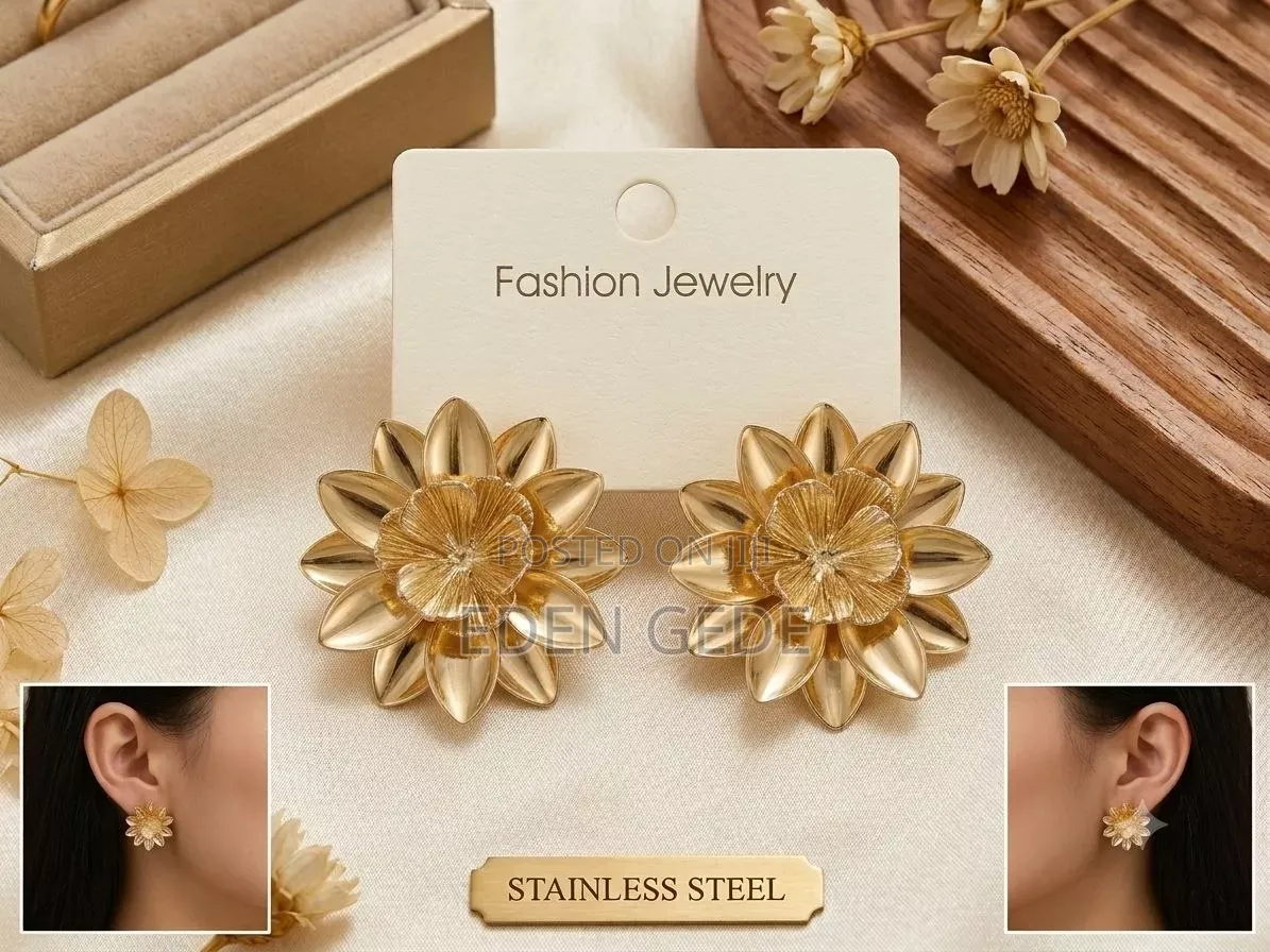 Golden Color Earring