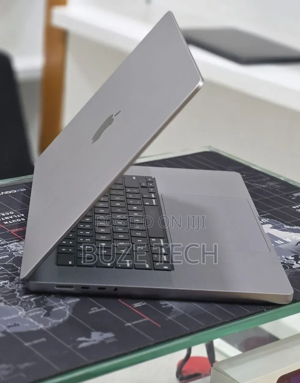 New Laptop Apple MacBook Pro 2023 M2 16GB Apple M2 SSD 512GB