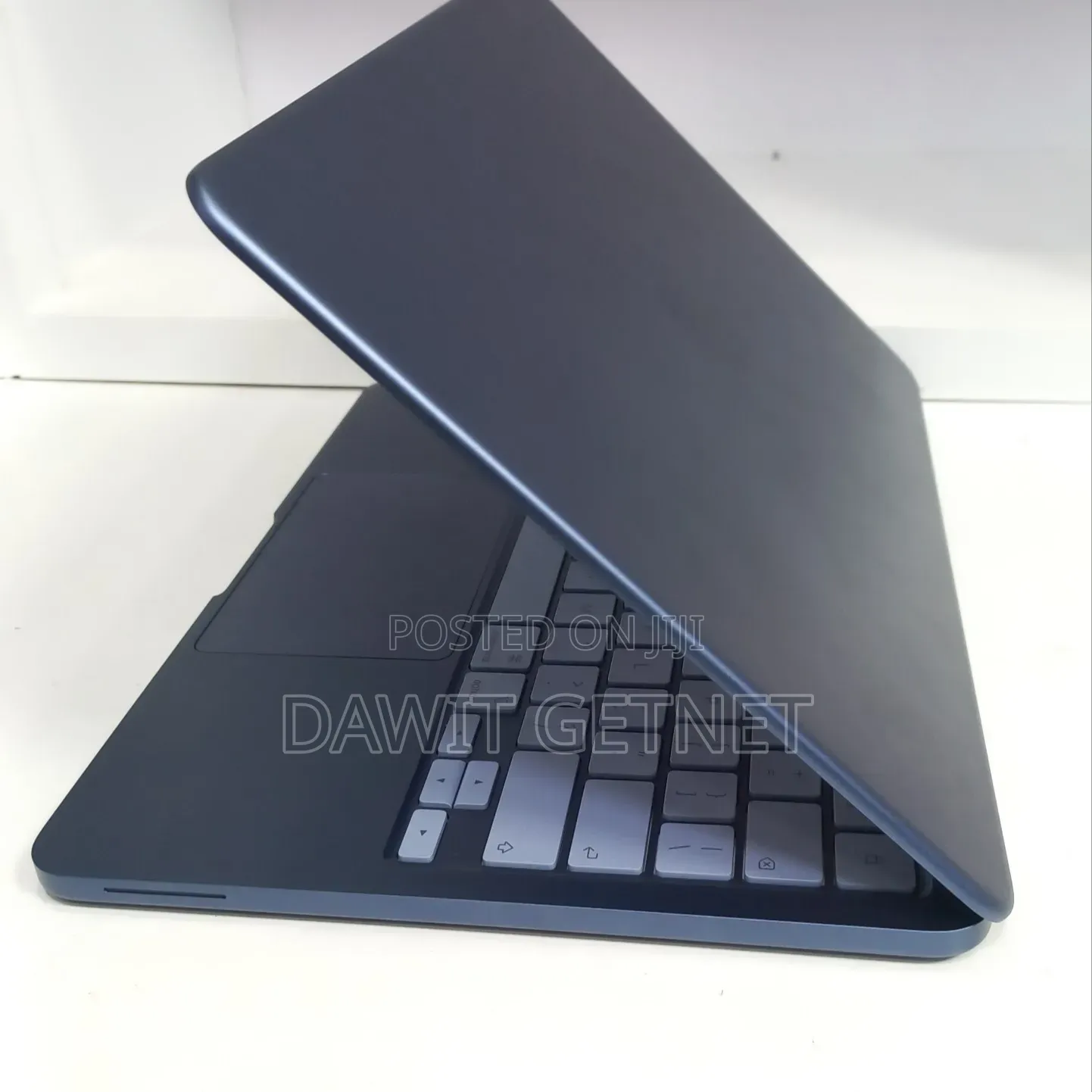 New Laptop Apple MacBook Air 2025 M4 8GB Apple M4 SSD 256GB