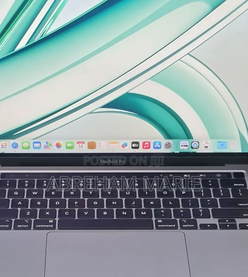 New Laptop Apple MacBook Pro 2022 M2 16GB Apple M2 SSD 256GB