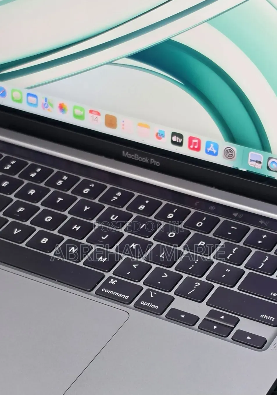 New Laptop Apple MacBook Pro 2022 M2 16GB Apple M2 SSD 256GB
