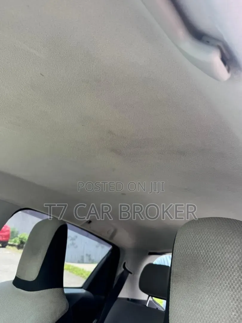 Toyota Yaris 2012 Silver