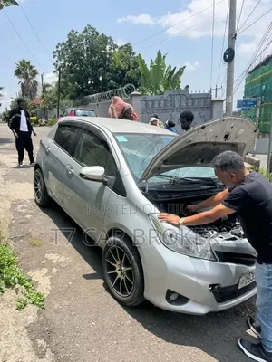 Toyota Yaris 2012 Silver