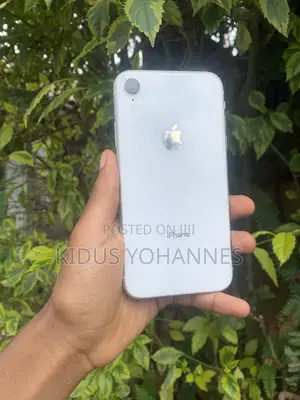 Apple iPhone XR 64 GB White