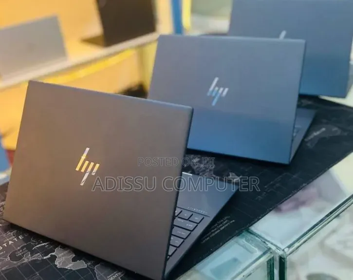 New Laptop HP Dragonfly Folio 16GB Intel Core i7 SSD 512GB