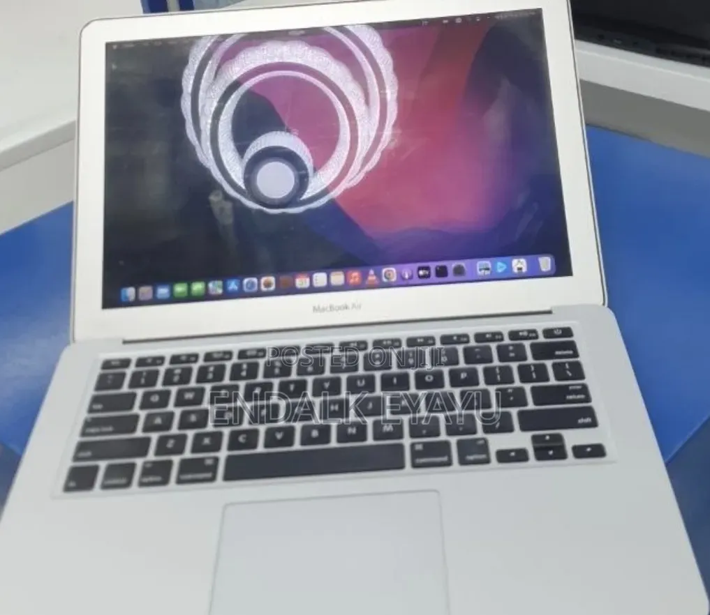 New Laptop Apple MacBook Air 2017 8GB Intel Core i7 SSD 128GB