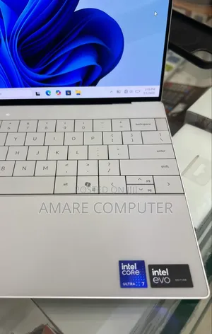 New Laptop Dell XPS 13 16GB Intel Core Ultra 7 SSD 512GB