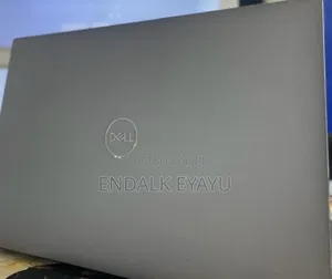 New Laptop Dell Precision 15 3520 16GB Intel Core i7 SSD 512GB