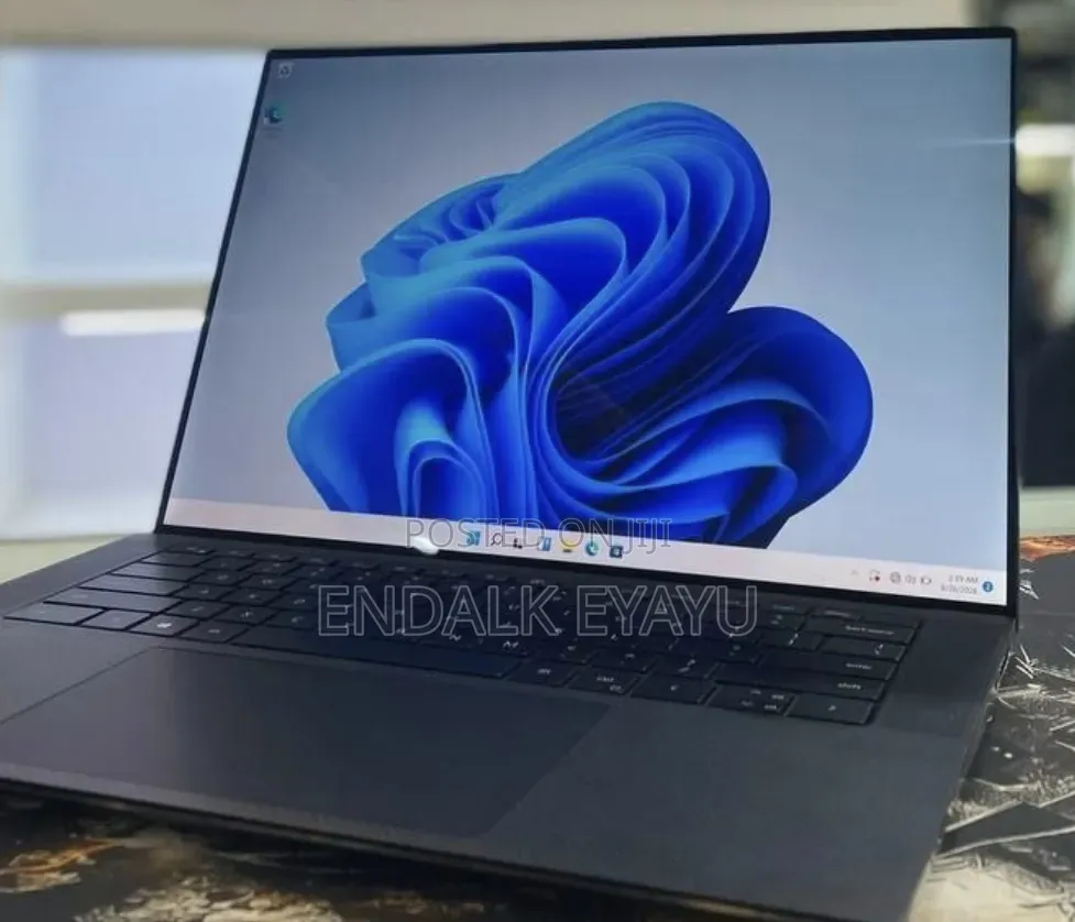 New Laptop Dell Precision 15 3520 16GB Intel Core i7 SSD 512GB