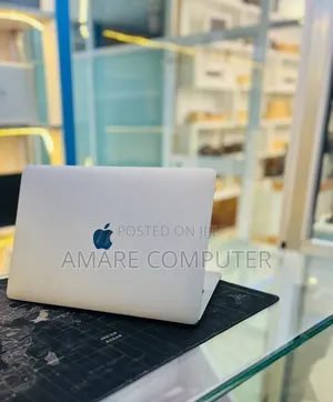 New Laptop Apple MacBook Pro 2022 M2 8GB Apple M2 SSD 512GB