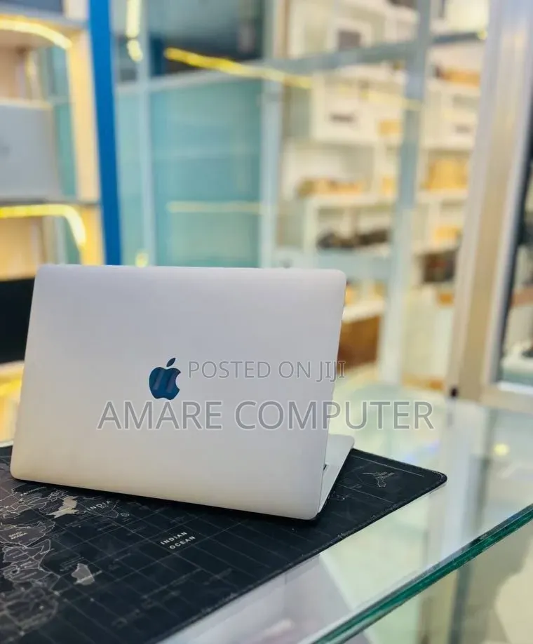New Laptop Apple MacBook Pro 2022 M2 8GB Apple M2 SSD 512GB