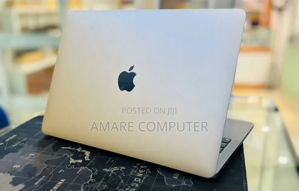New Laptop Apple MacBook Pro 2022 M2 8GB Apple M2 SSD 512GB