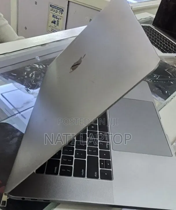 New Laptop Apple MacBook Pro 2019 16GB Intel Core i9 SSD 512GB
