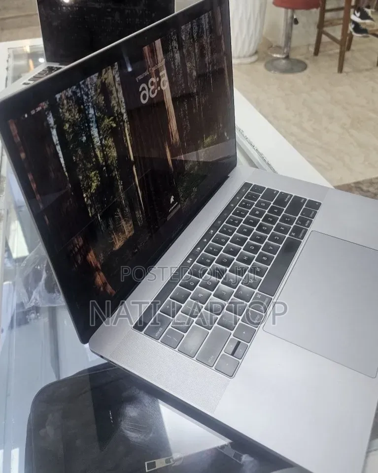 New Laptop Apple MacBook Pro 2019 16GB Intel Core i9 SSD 512GB
