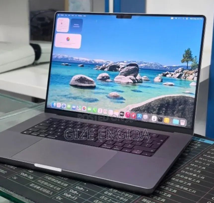 New Laptop Apple MacBook Pro 2021 M1 32GB Apple M1 Pro SSD 512GB